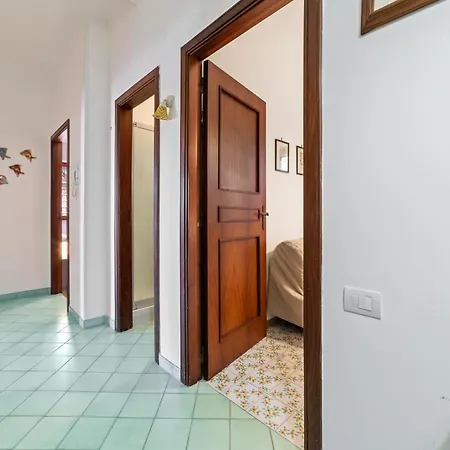 Roomy Flat With Parking Apartment