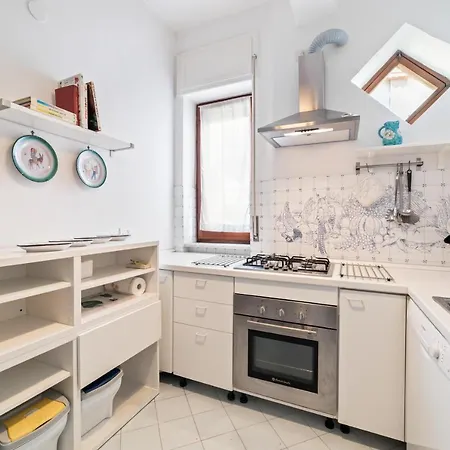 Roomy Flat With Parking